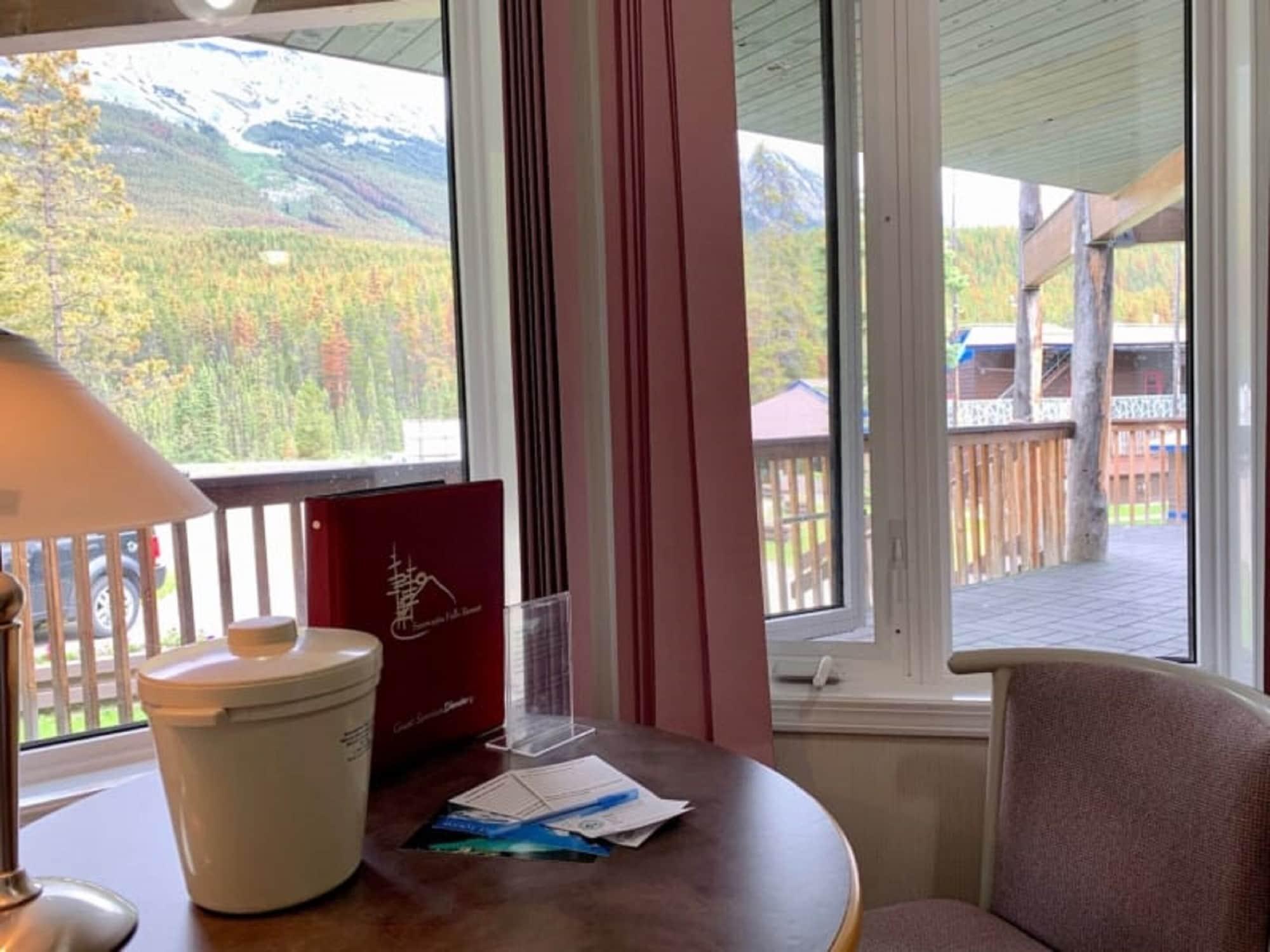 Sunwapta Falls Rocky Mountain Lodge Jasper Exterior foto
