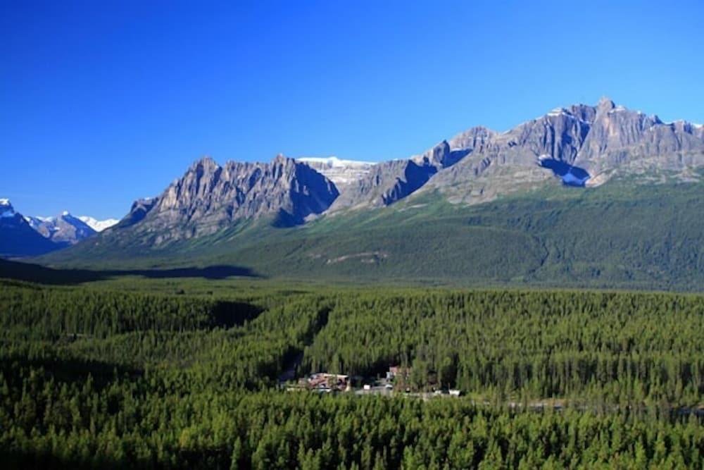 Sunwapta Falls Rocky Mountain Lodge Jasper Exterior foto