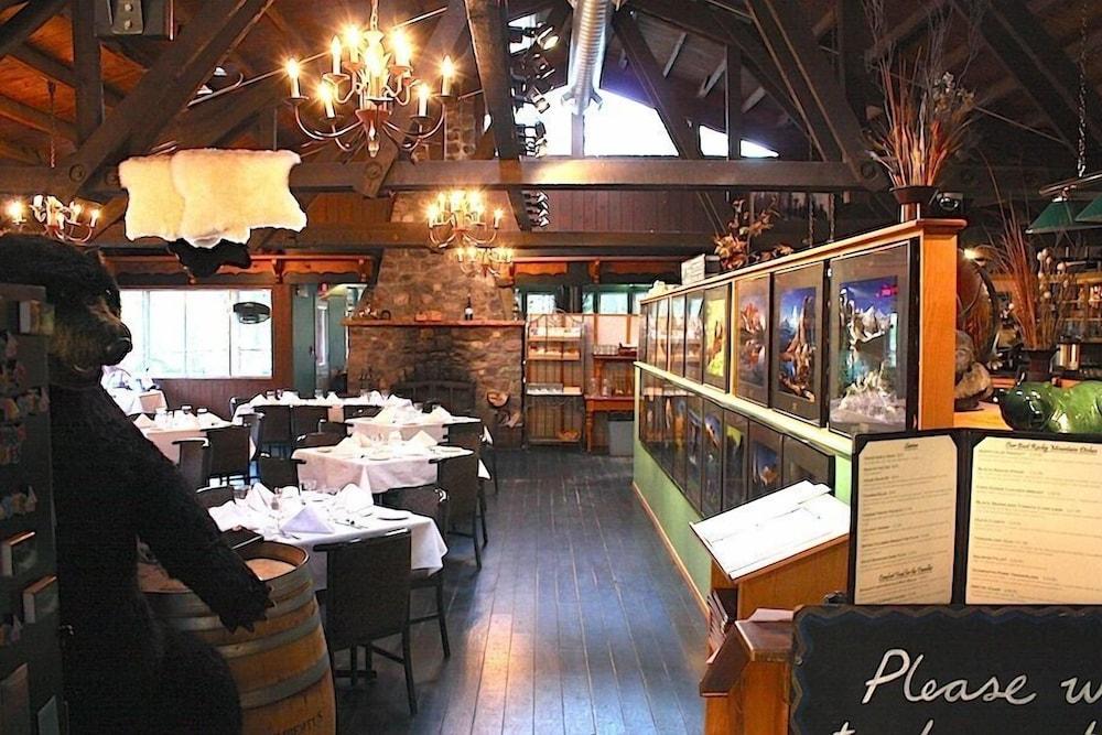 Sunwapta Falls Rocky Mountain Lodge Jasper Exterior foto