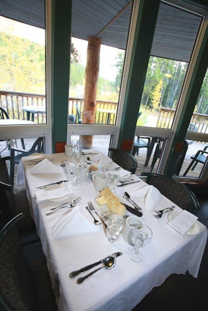 Sunwapta Falls Rocky Mountain Lodge Jasper Exterior foto
