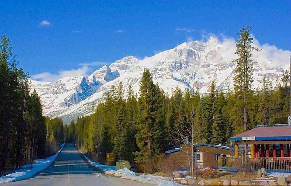 Sunwapta Falls Rocky Mountain Lodge Jasper Exterior foto